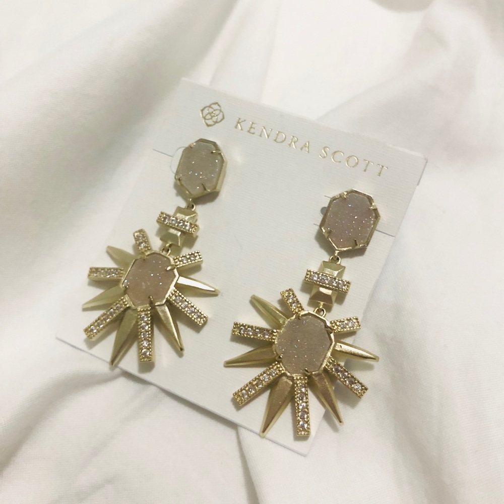 KENDRA SCOTT | Gold starburst earrings